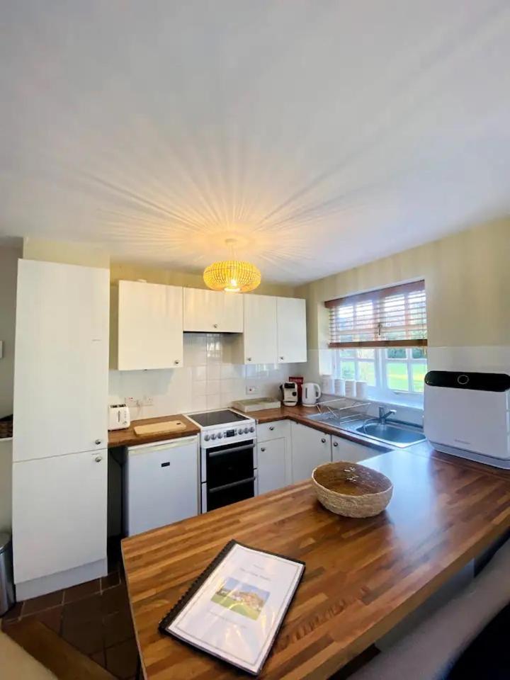 פברשהאם The Willow Studio - Peaceful Retreat Near Whitstable Seaside מראה חיצוני תמונה